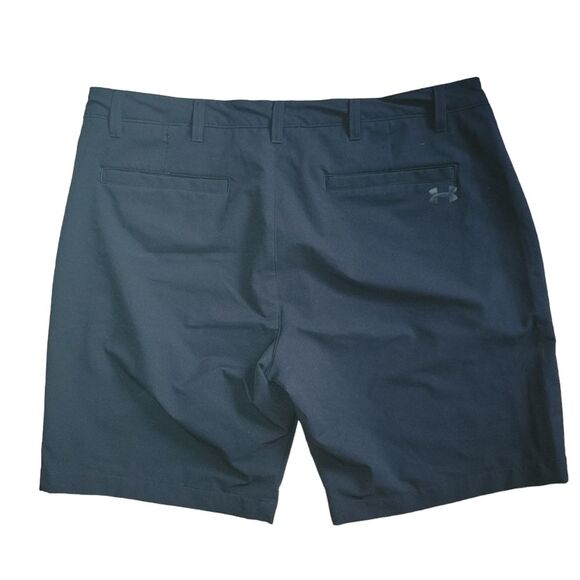 Under Armour Golf Black Flat front shorts size 42 - Picture 2 of 4